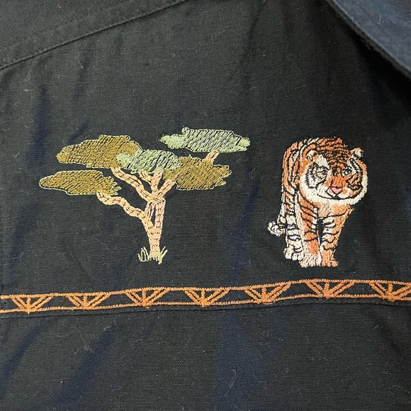 Lemon Grass Vintage Black Shirt w/Safari Animal Embroidery - Picture 7 of 12